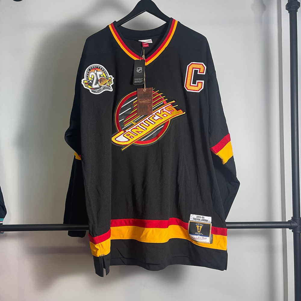 Men's Mitchell & Ness Vancouver Canucks Linden Jersey size 2XL